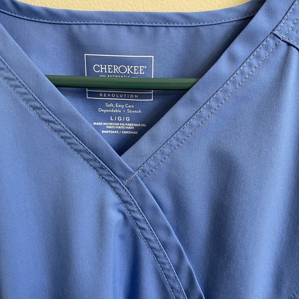 Cherokee scrub top